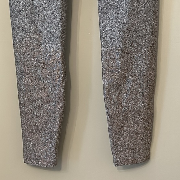 Beyond Yoga Alloy Ombre High Waisted Midi Legging Gray & Rose Gold Size Small - Picture 7 of 8
